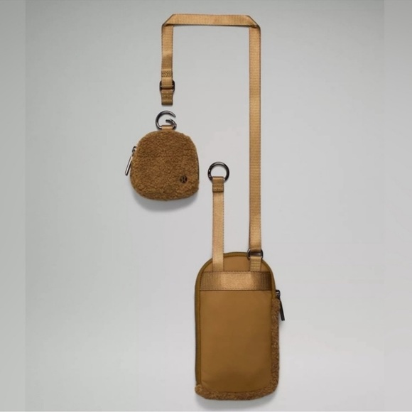 Lululemon Modular Phone Fleece Crossbody Bag Bronze Brown NWT - Picture 2 of 9